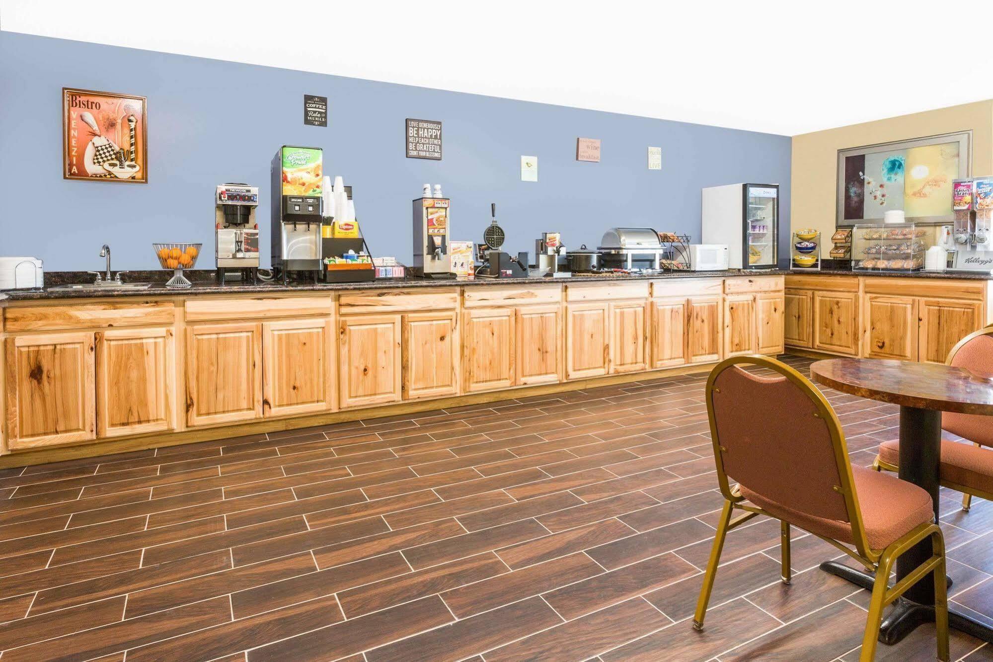 Scottsbluff Inn Экстерьер фото